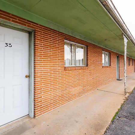 Oyo Hotel Holly Springs Ms Exterior photo