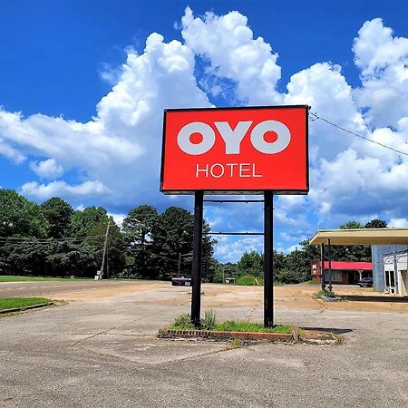 Oyo Hotel Holly Springs Ms Exterior photo