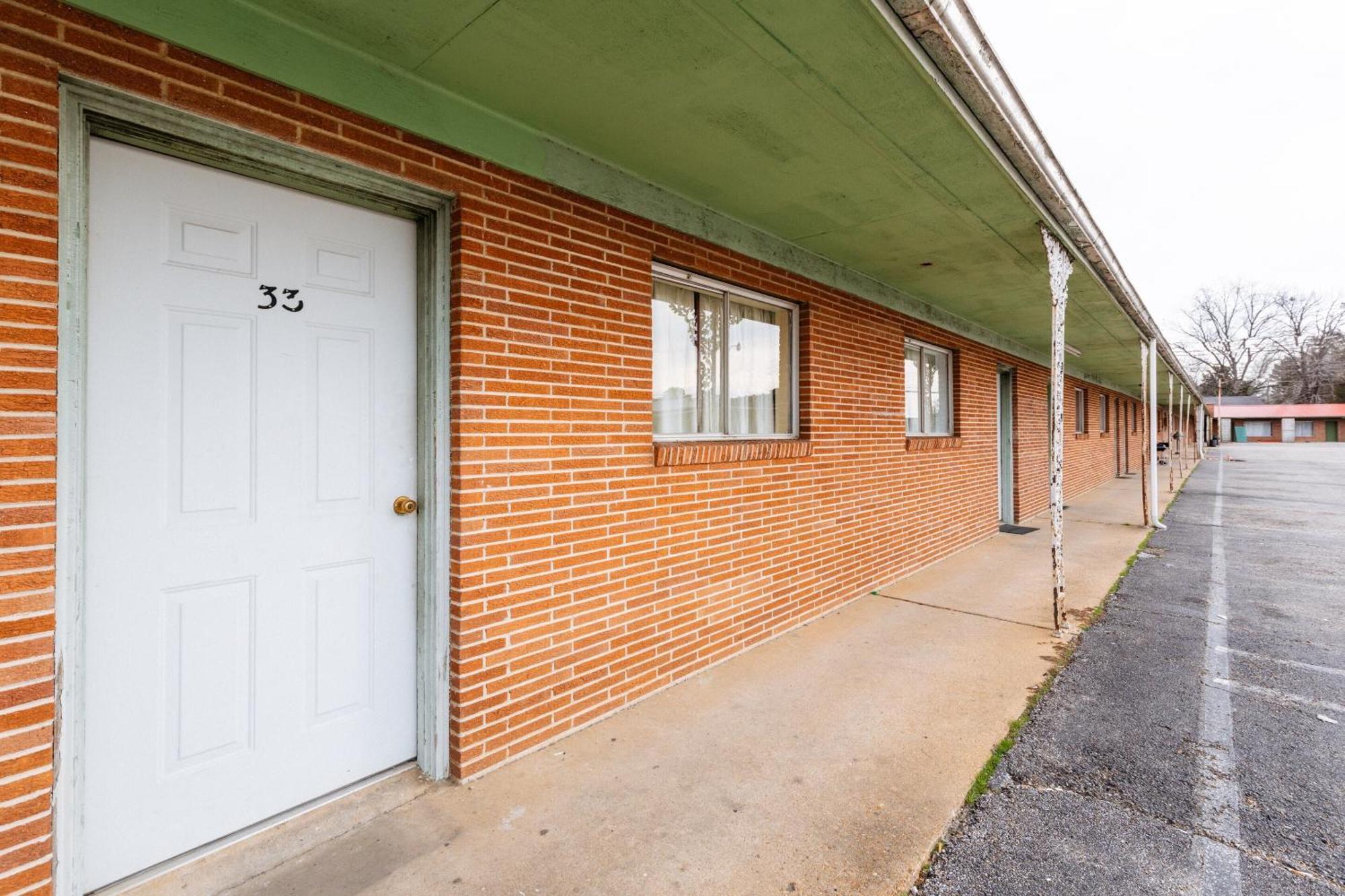 Oyo Hotel Holly Springs Ms Exterior photo