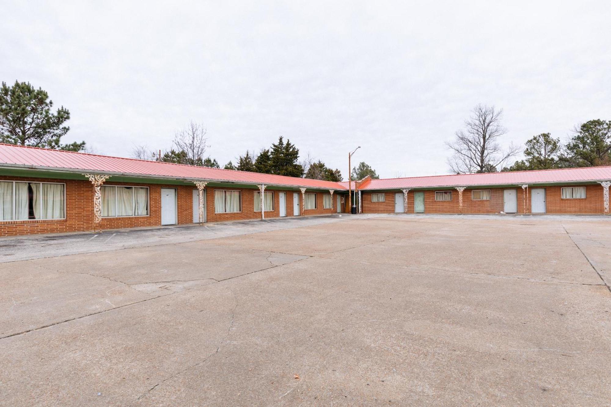 Oyo Hotel Holly Springs Ms Exterior photo