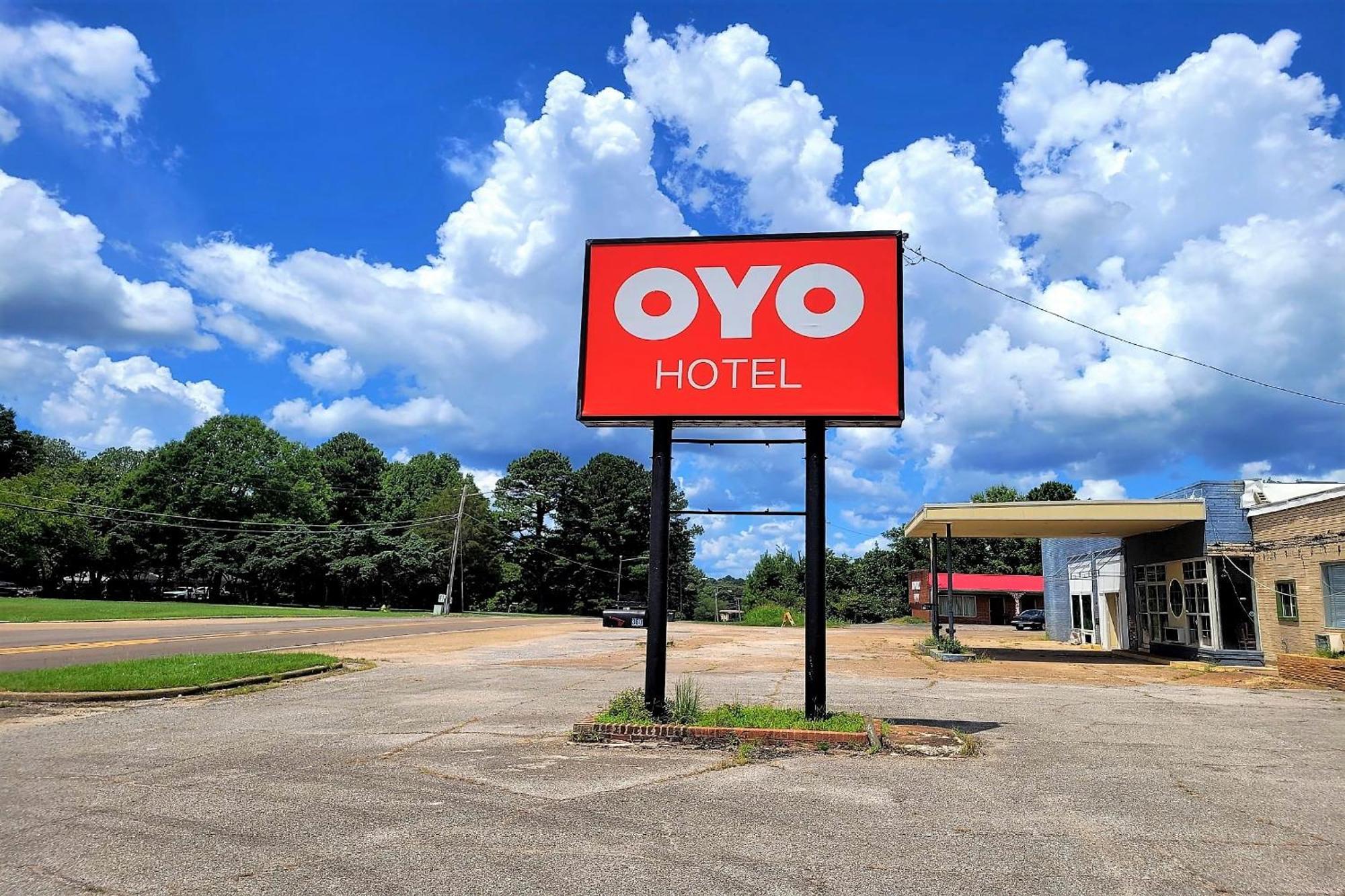 Oyo Hotel Holly Springs Ms Exterior photo